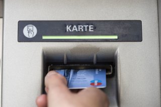 La police valaisanne appelle à la plus grande prudence face à l'arnaque dite du "faux banquier" (archives).